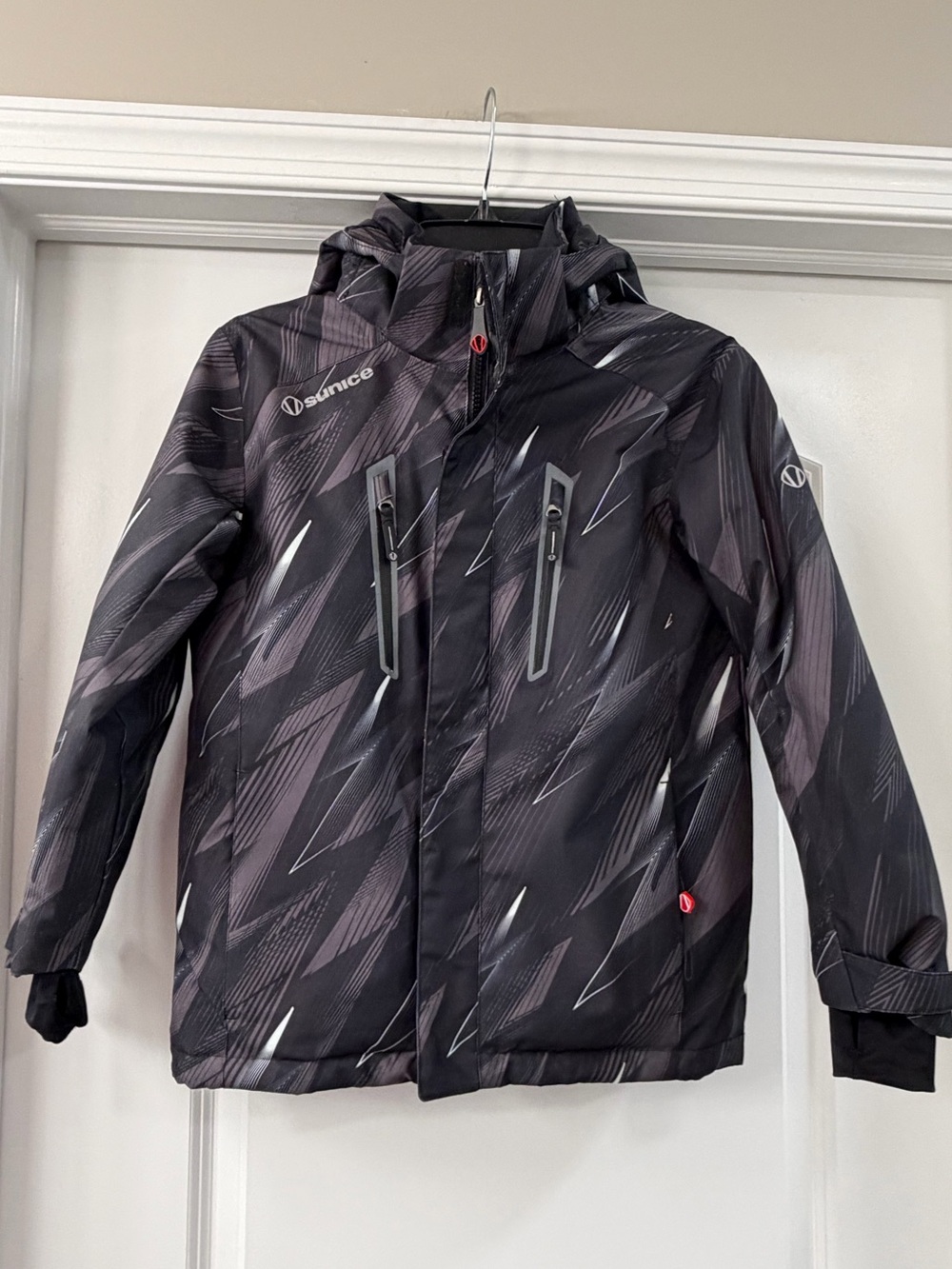 Sunice Reign Waterproof Insulated Ski Jacket Junior Boys - EUC  size 8